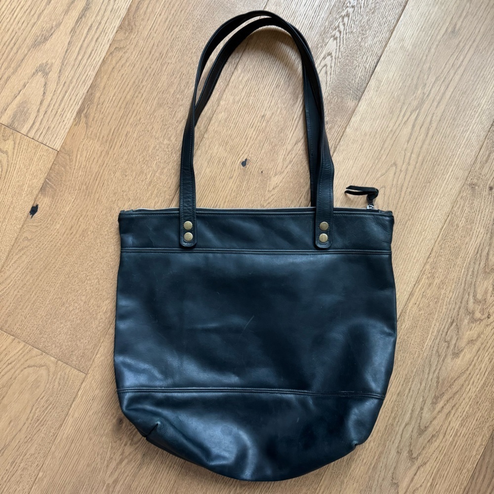 Maple Rose Leather - The Westcombe Signature Bag - Black Leather Tote - EUC